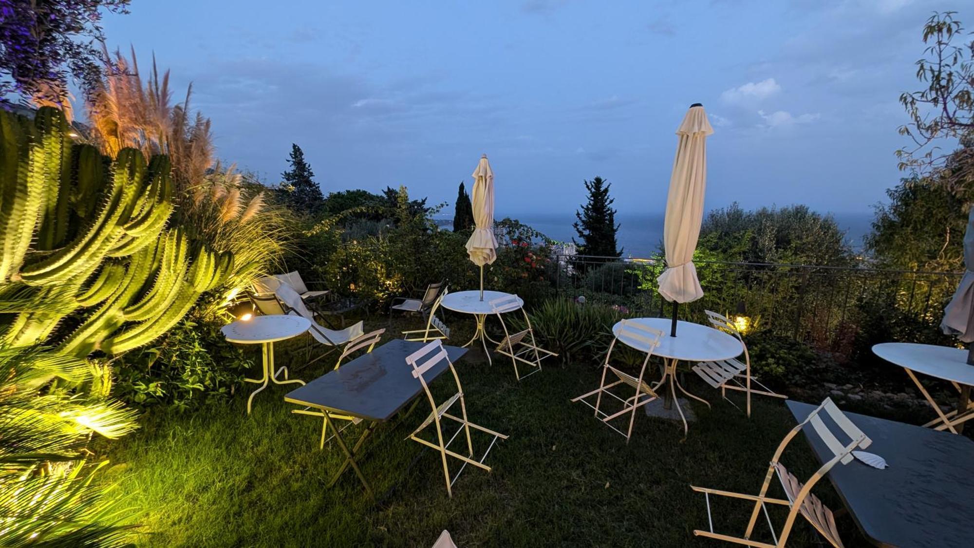Le Mas D'Angeline, Vue Mer, Jardin Commun, Parking, Voiture Requise, 10 Min En Voiture De Monaco, Route Etroite, Pente Raide, Croisement Limite, Sea View, Shared Garden, Parking, Car Required, 10 Min Drive From Monaco, Narrow Steep Road, Limited Pass Beausoleil Kültér fotó