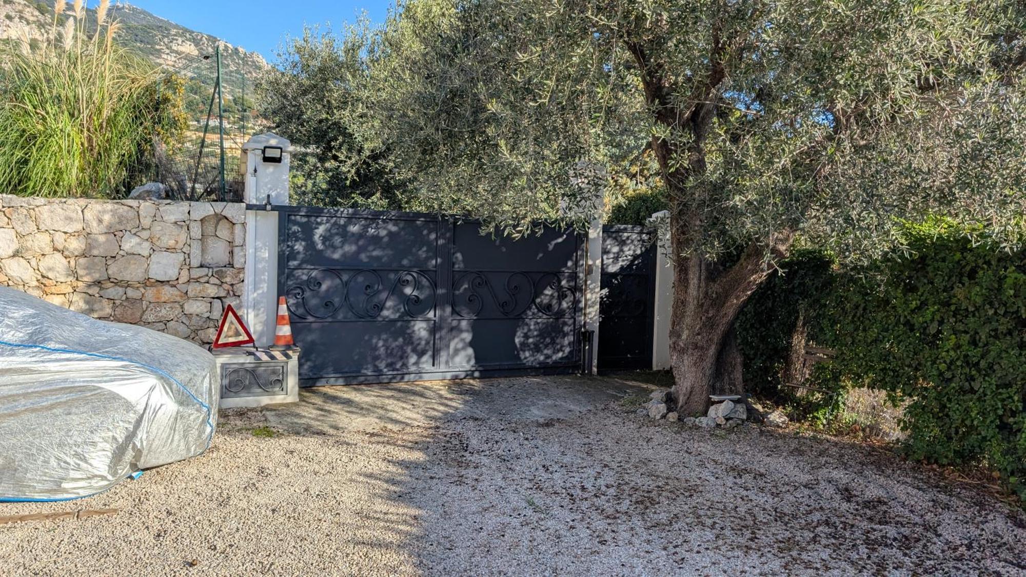 Le Mas D'Angeline, Vue Mer, Jardin Commun, Parking, Voiture Requise, 10 Min En Voiture De Monaco, Route Etroite, Pente Raide, Croisement Limite, Sea View, Shared Garden, Parking, Car Required, 10 Min Drive From Monaco, Narrow Steep Road, Limited Pass Beausoleil Kültér fotó