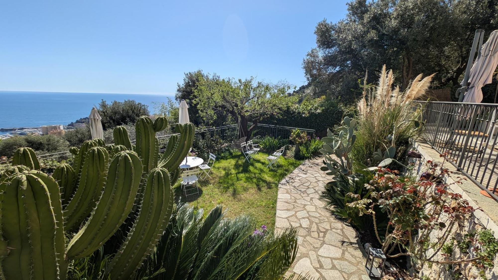 Le Mas D'Angeline, Vue Mer, Jardin Commun, Parking, Voiture Requise, 10 Min En Voiture De Monaco, Route Etroite, Pente Raide, Croisement Limite, Sea View, Shared Garden, Parking, Car Required, 10 Min Drive From Monaco, Narrow Steep Road, Limited Pass Beausoleil Kültér fotó