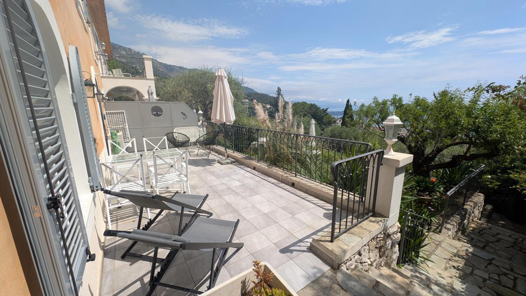 Le Mas D'Angeline, Vue Mer, Jardin Commun, Parking, Voiture Requise, 10 Min En Voiture De Monaco, Route Etroite, Pente Raide, Croisement Limite, Sea View, Shared Garden, Parking, Car Required, 10 Min Drive From Monaco, Narrow Steep Road, Limited Pass Beausoleil Kültér fotó